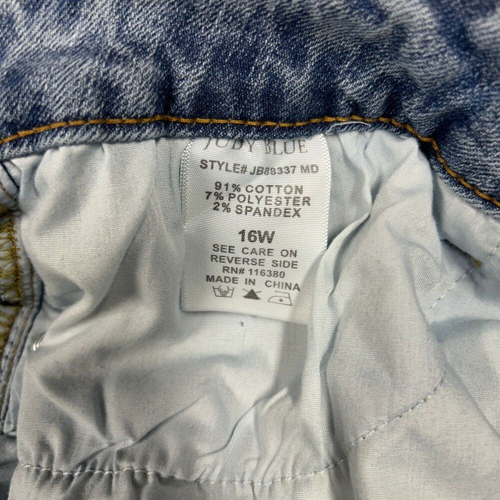 Judy Blue Boyfriend Fit Stretch Distressed Jean Sz 16W Light Wash Blue - Picture 8 of 9